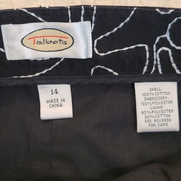 Talbots Black and White Floral Embroidered Capris Size 14 - Picture 5 of 13